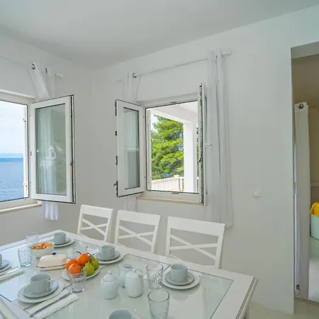 Waterfront House Storija By Guide Villa