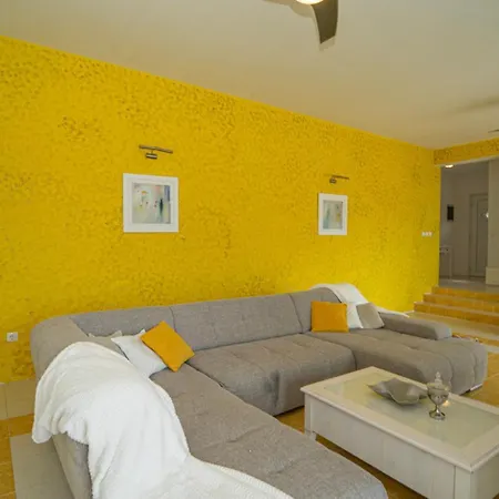 Waterfront House Storija By Guide Villa